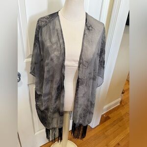 Francesca's Collections Black and Gray Women's Cape